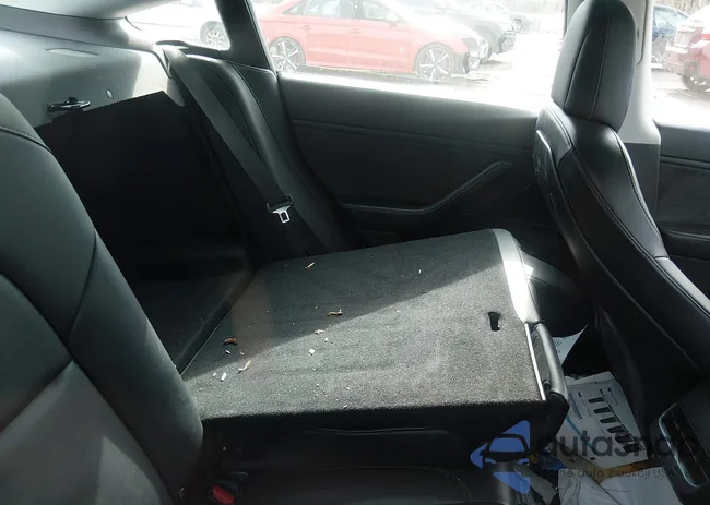 5YJ3E1EB0KF208673: 44702439