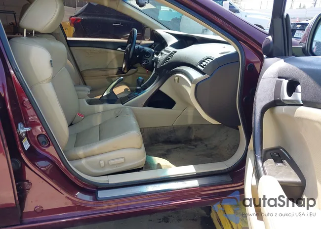 JH4CU2F63CC014078: 44703366