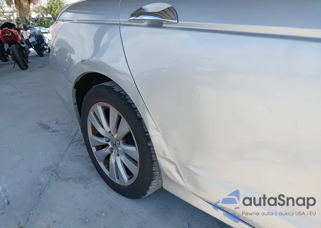 1HGCP3F88BA008014: 44703633