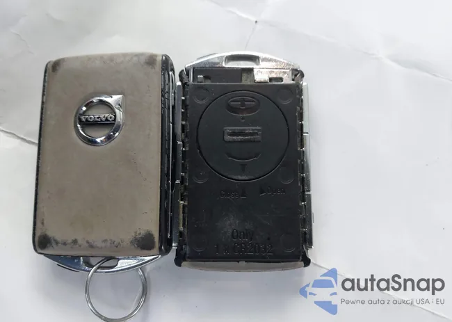 YV4A22PLXG1014466: 44705174