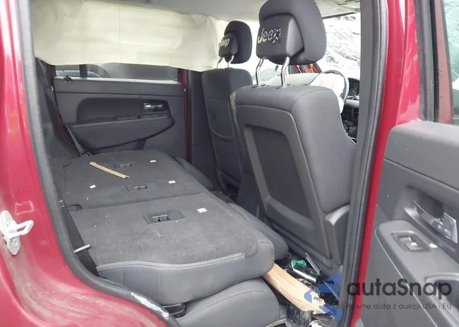 1C4PJMAK5CW114256: 44707574