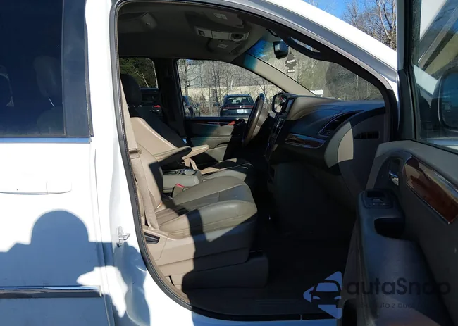 2C4RC1BG7ER402593: 44707693