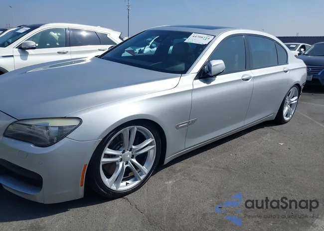 WBAKC8C57BC433612: 44708234