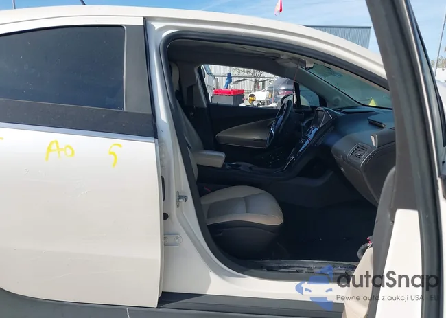 1G1RB6E44CU115898: 44710360