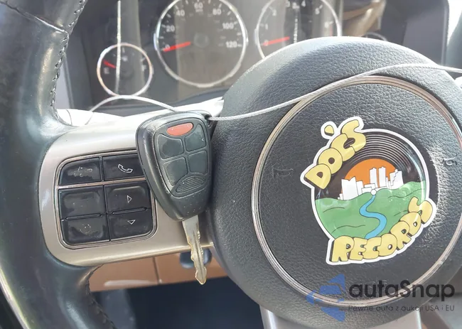 1C4PJLCK1CW107182: 44710822