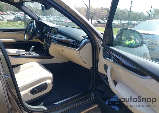 5UXKR0C59H0V49762: 44711797