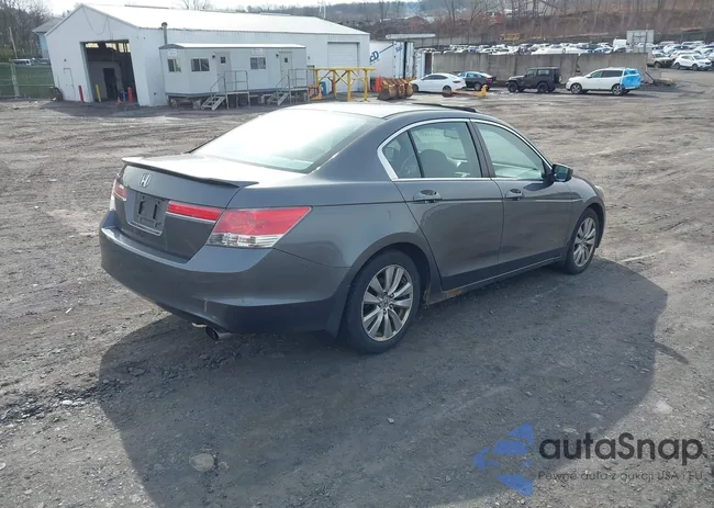 1HGCP2F76CA201653: 44712535