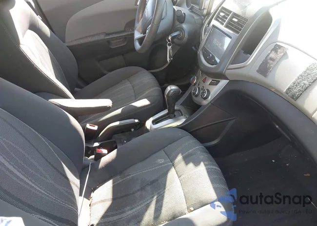 1G1JC5SH5G4102983: 44712152