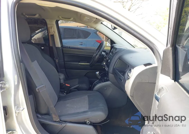 1C4NJDBB2DD272167: 44713312