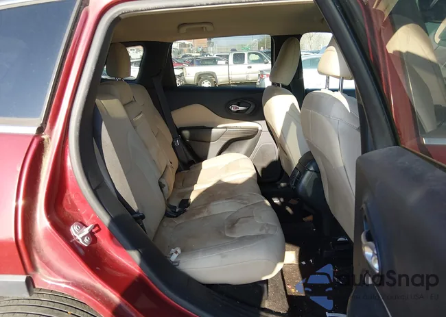 1C4PJLCB5FW517794: 44712903