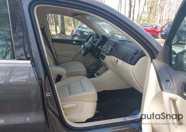 WVGAV7AX2CW004056: 44715579