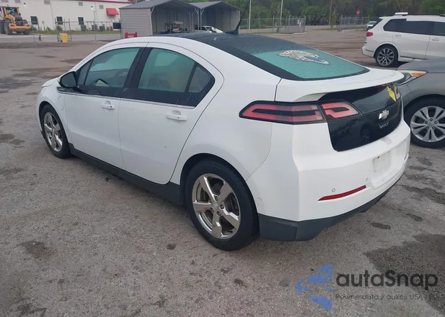 1G1RB6E48CU110221: 44718252