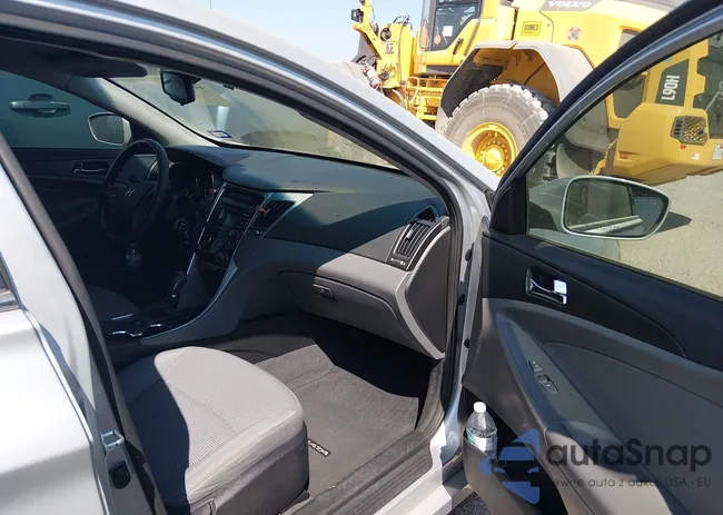 5NPEB4AC1DH599726: 44719438