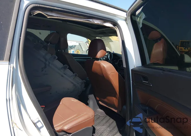 1V2JR2CA2MC584012: 44720002