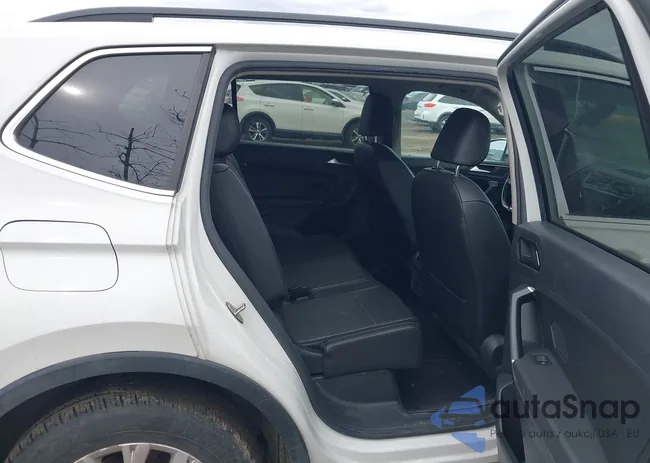 3VV2B7AX7JM178415: 44722402