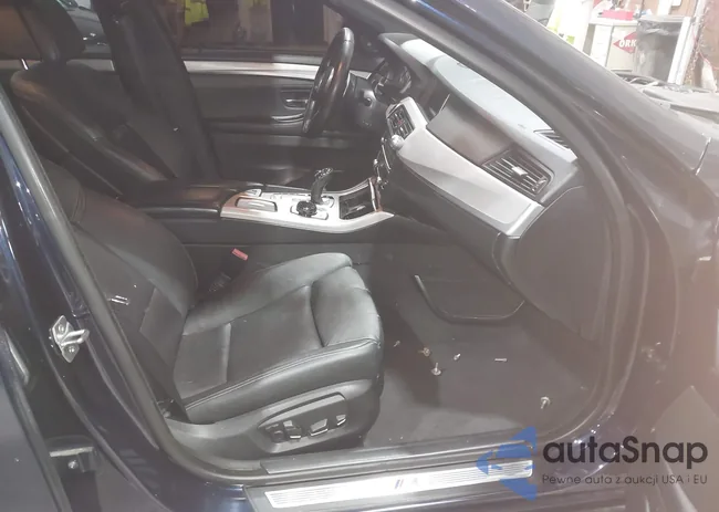 WBAKP9C57ED693033: 44723164