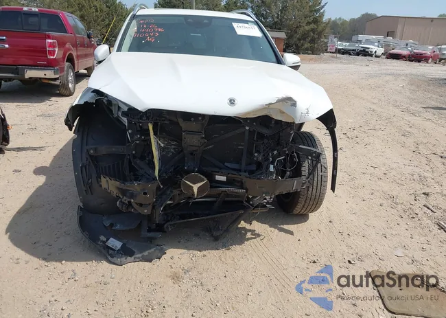 4JGFB4KB8NA710643: 44726517