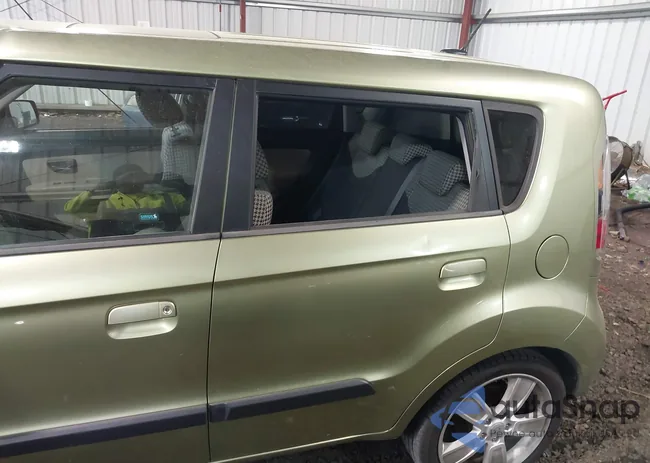 KNDJT2A28A7077568: 44726984