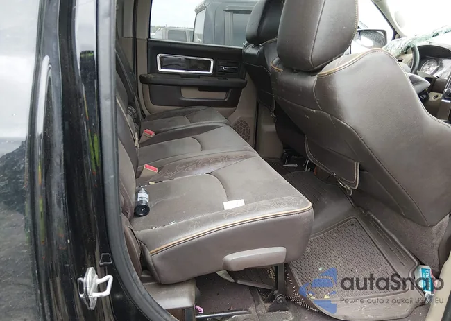 3C6UD5PL0CG106037: 44729308