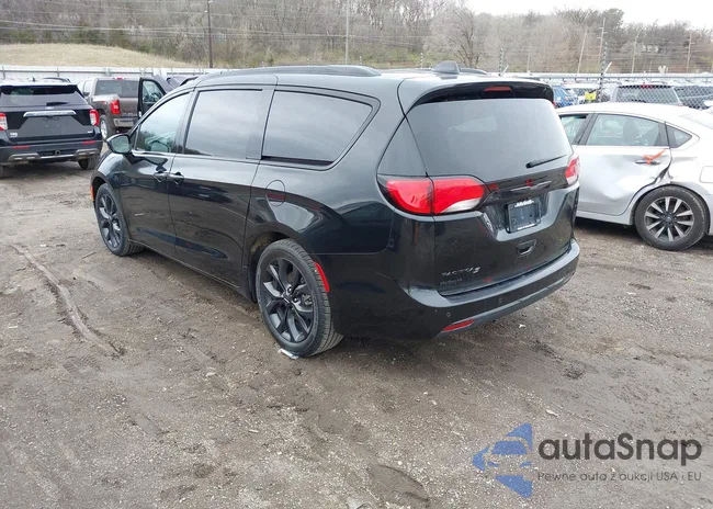 2C4RC1BG1JR350596: 44789162