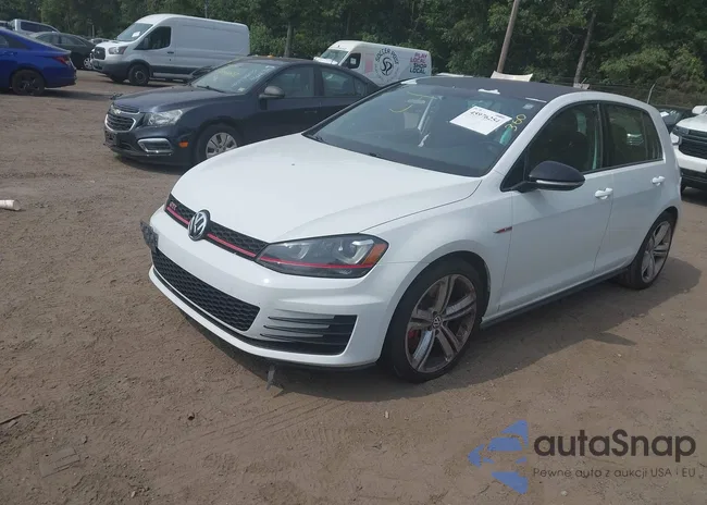 3VW447AU8HM034600: 45976254