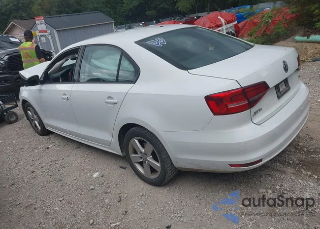 3VW267AJ3GM346930: 45990913