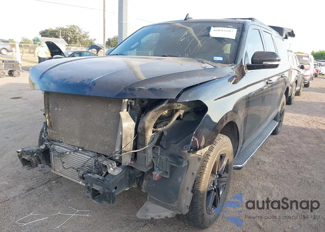 1FMJK1HT2MEA04560: 46042687