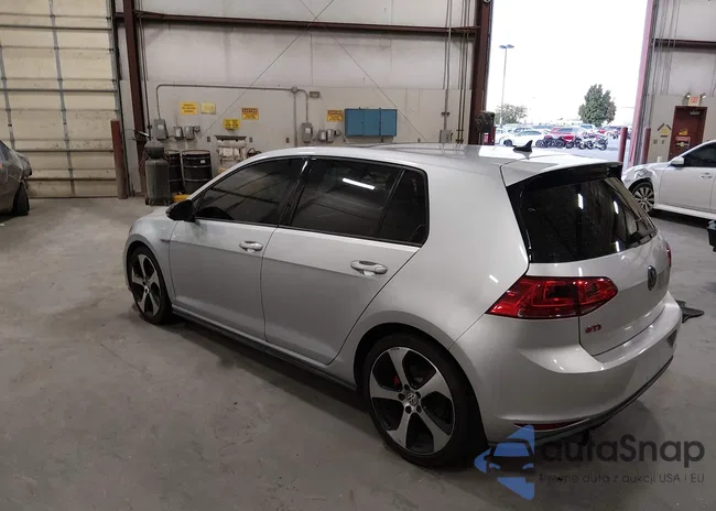 3VW5T7AUXFM063911: 46079067