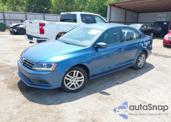 3VW2B7AJ9JM211261: 45670823