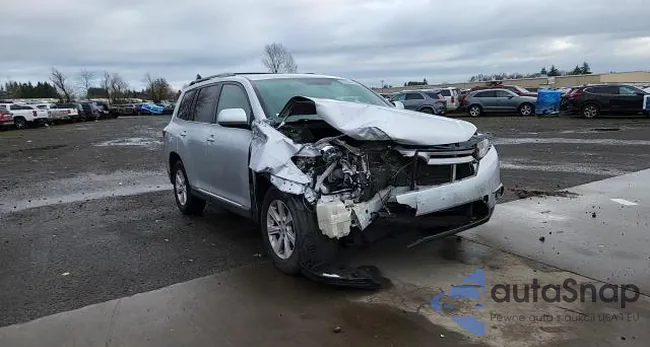 5TDBK3EH9CS093279: 72253215