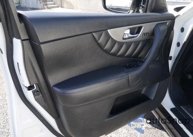 JN8CS1MW6FM483589: 67641282