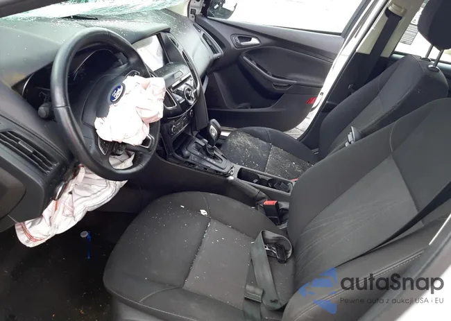 1FADP3M2XJL246912: 44749633