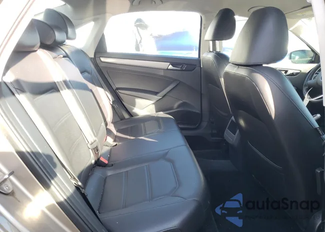 1VWAT7A3XFC076679: 33924718