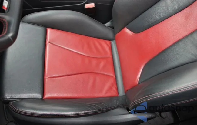 WAUBFGFFXF1037827: 51720602