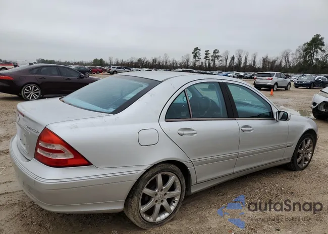 WDBRF40JX3F415607: 39804604