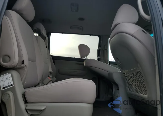 KNDMB5C19G6085912: 91135155