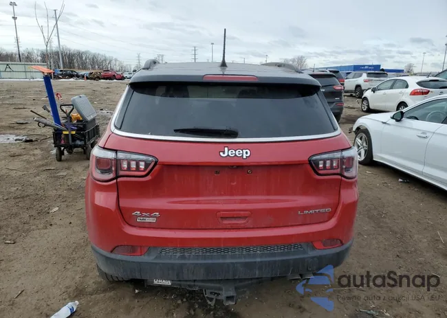 3C4NJDCB2JT458036: 42180805