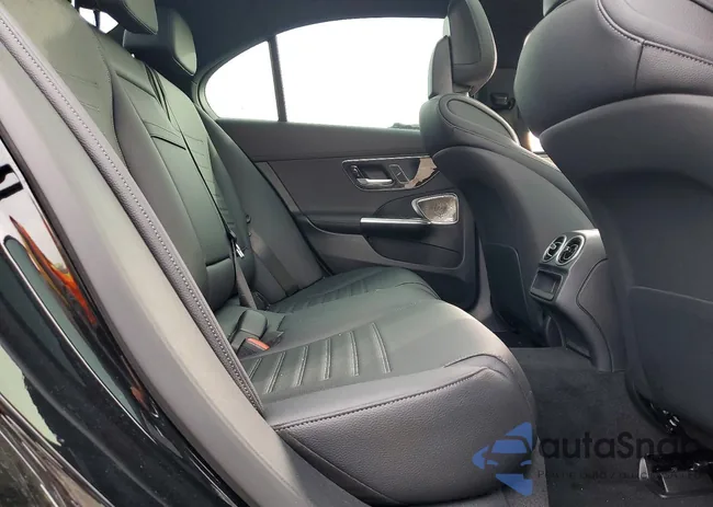 W1KAF4GBXSR283805: 99011945