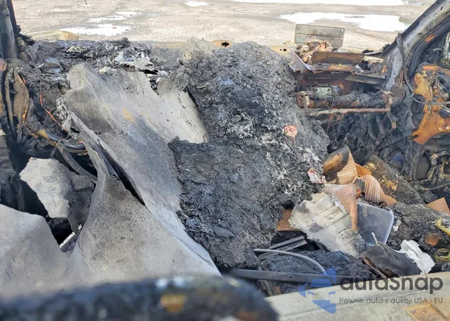 2C3CDXCT4GH179931: 99693335