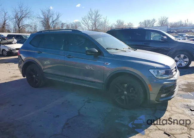 3VV3B7AX4KM082120: 72494685