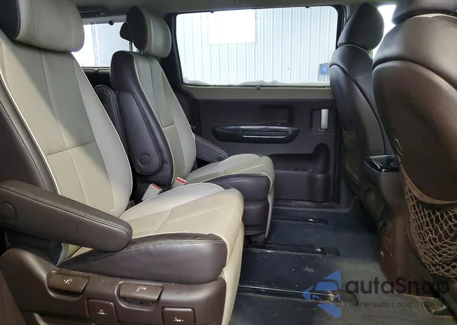 KNDME5C13F6037022: 74246485