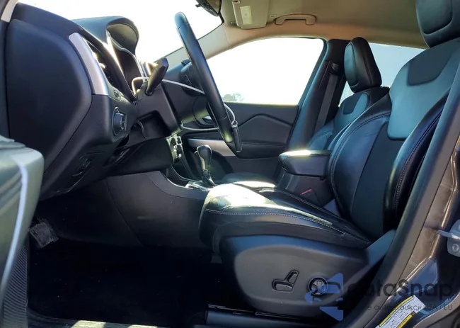 1C4PJLLB8JD509757: 72367435