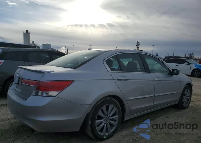 1HGCP2F85BA075079: 72993245