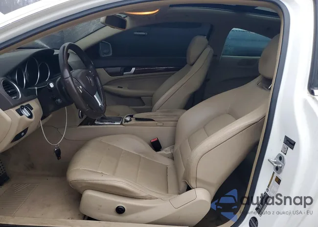 WDDGJ4HB8FG350720: 99391135