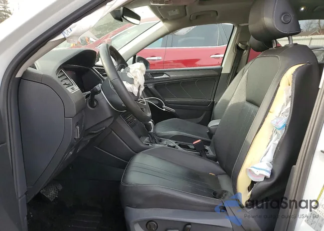 3VV2B7AX9NM015609: 99142055