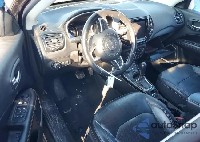 3C4NJDCB5JT282633: 97886235