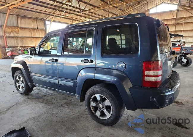 1J8GP28K08W188130: 73693695