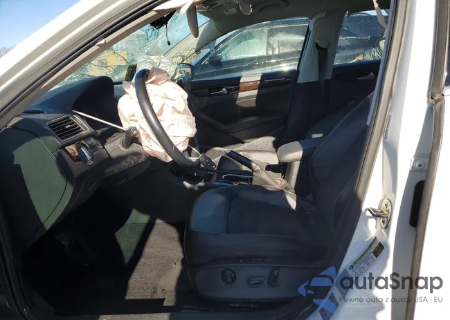 1VWCV7A32FC001784: 98996015