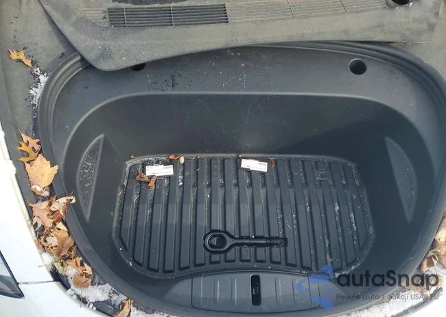 5YJ3E1EB3NF260027: 74121345