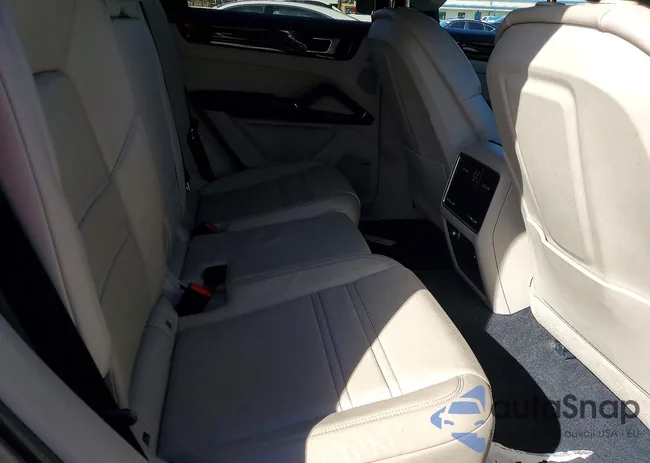 WP1BA2AY9MDA40726: 73877825